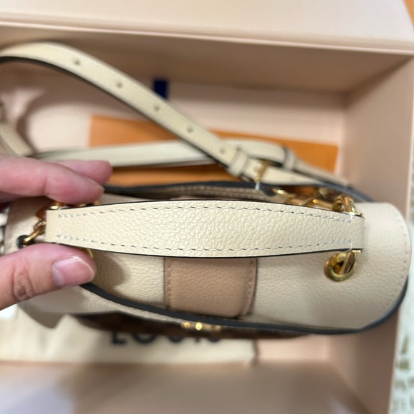 Louis vuitton CREAM DAMIER EBENE CLAPTON BACKPACK Prestine Consition - Picture 4 of 7